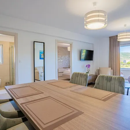 Orhideja Lägenhetshotell 4*