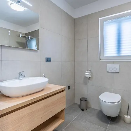 Orhideja Apartmanhotel Cres