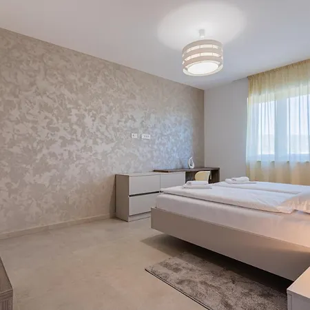 Orhideja Apartmanhotel 4*