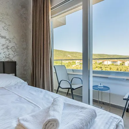 Apartmanhotel Orhideja 4*