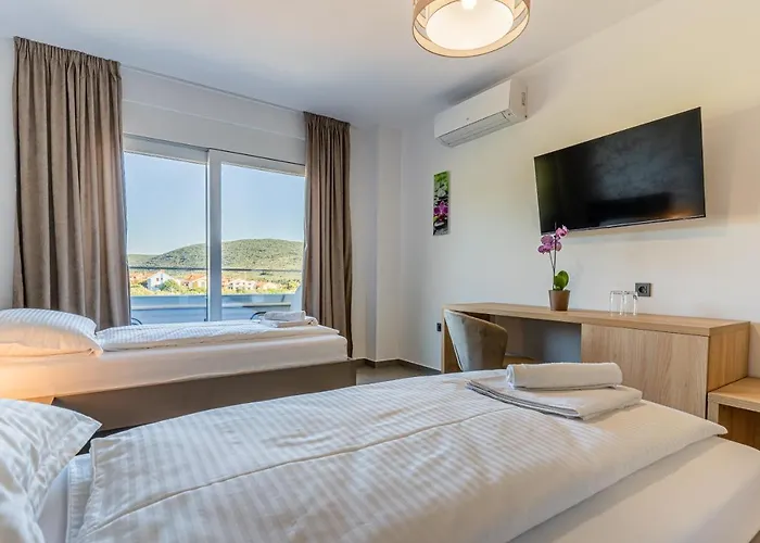 Orhideja Aparthotel 4*