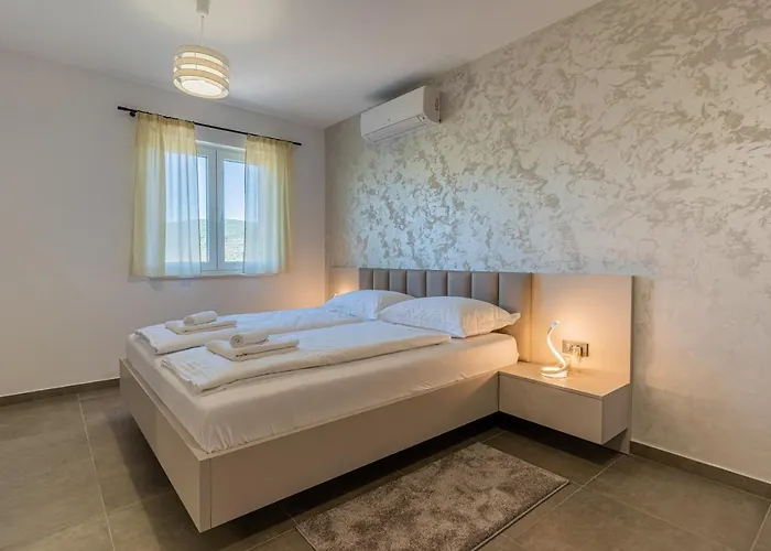 Aparthotel Orhideja 4*