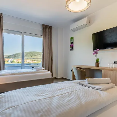 Orhideja Aparthotel 4*