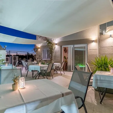 Orhideja Apartahotel 4*