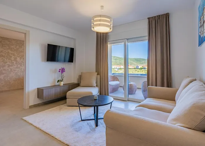 Orhideja Apartmanhotel 4*