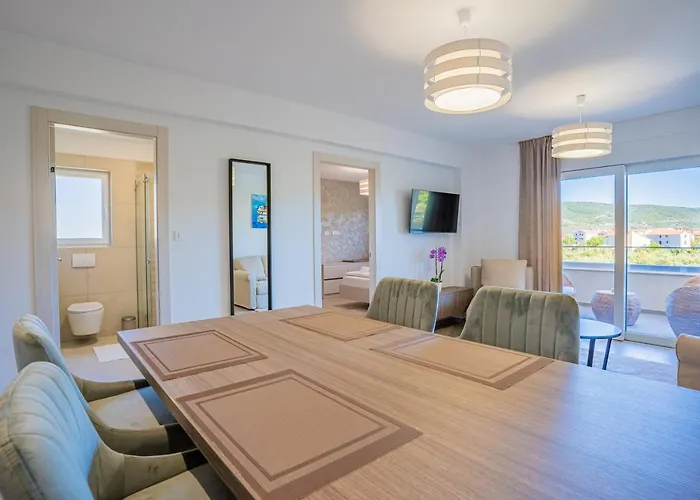 Orhideja Apartmanhotel 4*