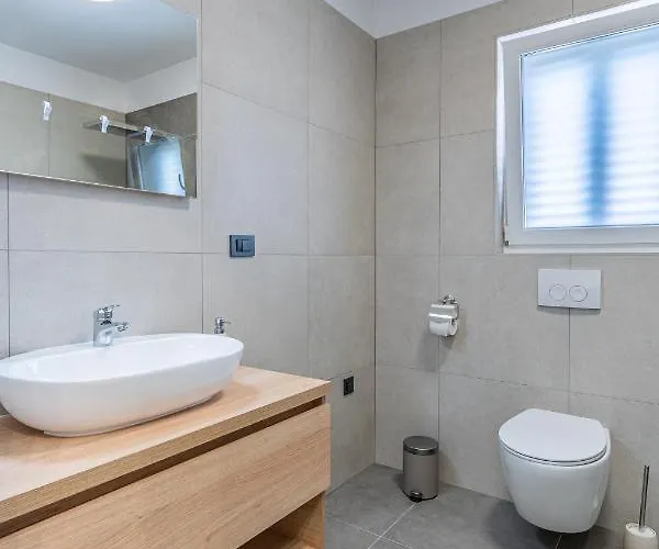 Orhideja Apartmanhotel Cres