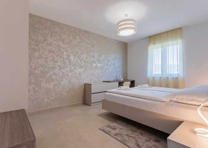 Orhideja Apartmanhotel 4*