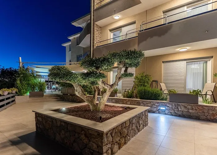 Orhideja Apartmanhotel 4*