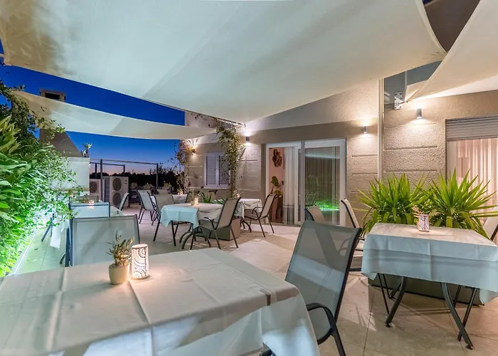 Orhideja Apartmanhotel 4*