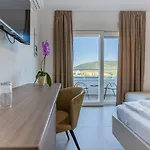 Orhideja 4*